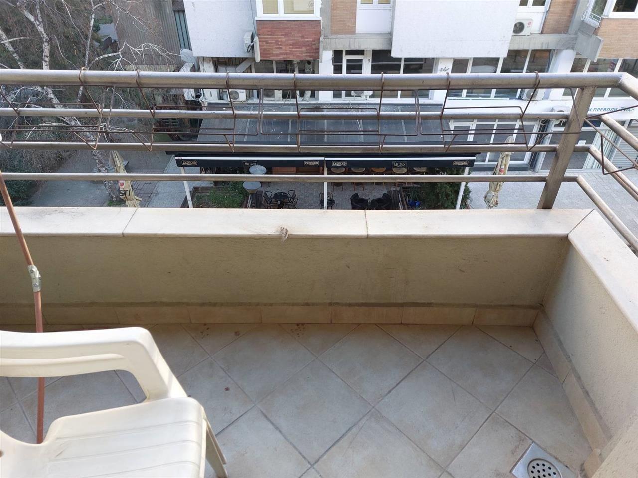 FURNISHED THREE BEDROOM TAN IN STRICT CENTER