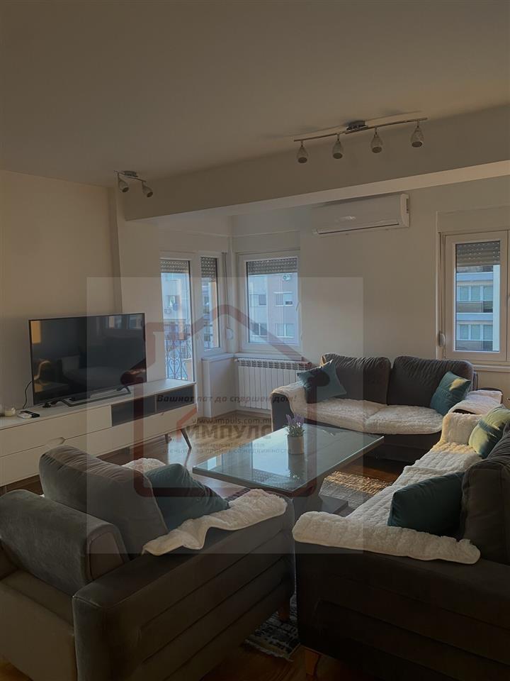 NEW UNINHABITED THREE-ROOM APARTMENT LOCATED IN THE CENTER