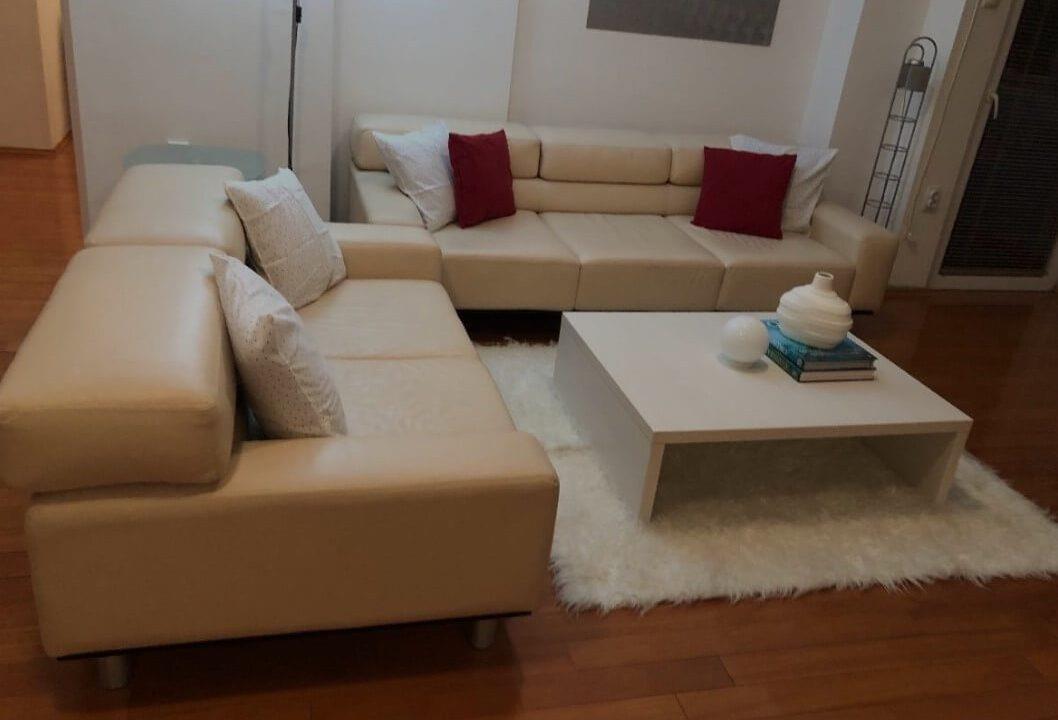 Se izdava stan vo Crnice od 107m2