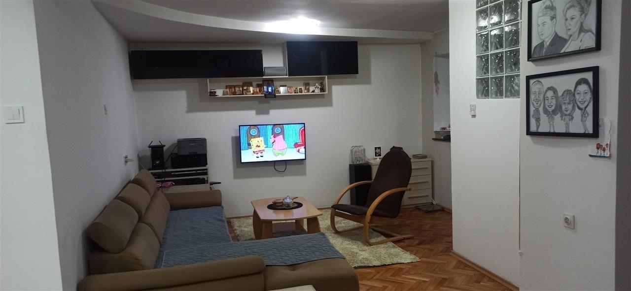 SE IZNAJMUVA TROSOBEN STAN VO KARPOSH 1, FAKULTETI