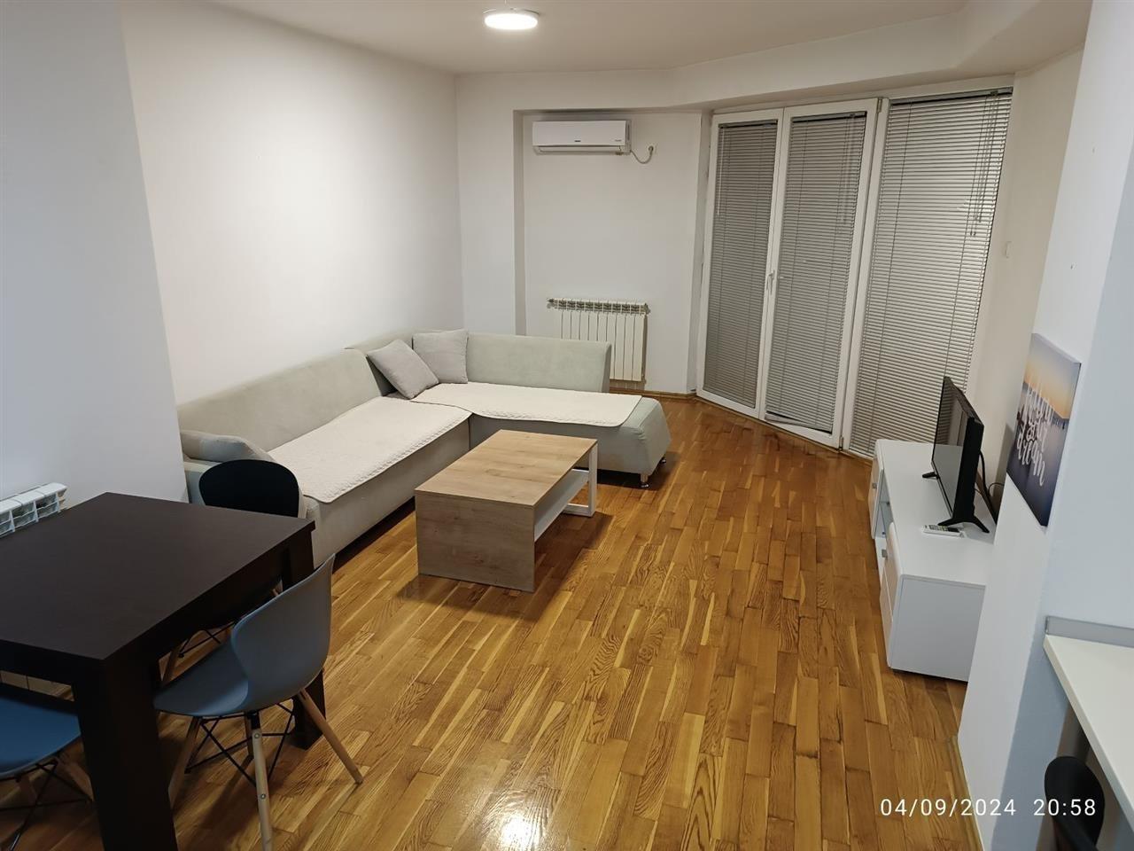 Izdavam stan vo Kisela Voda-Rasadnik