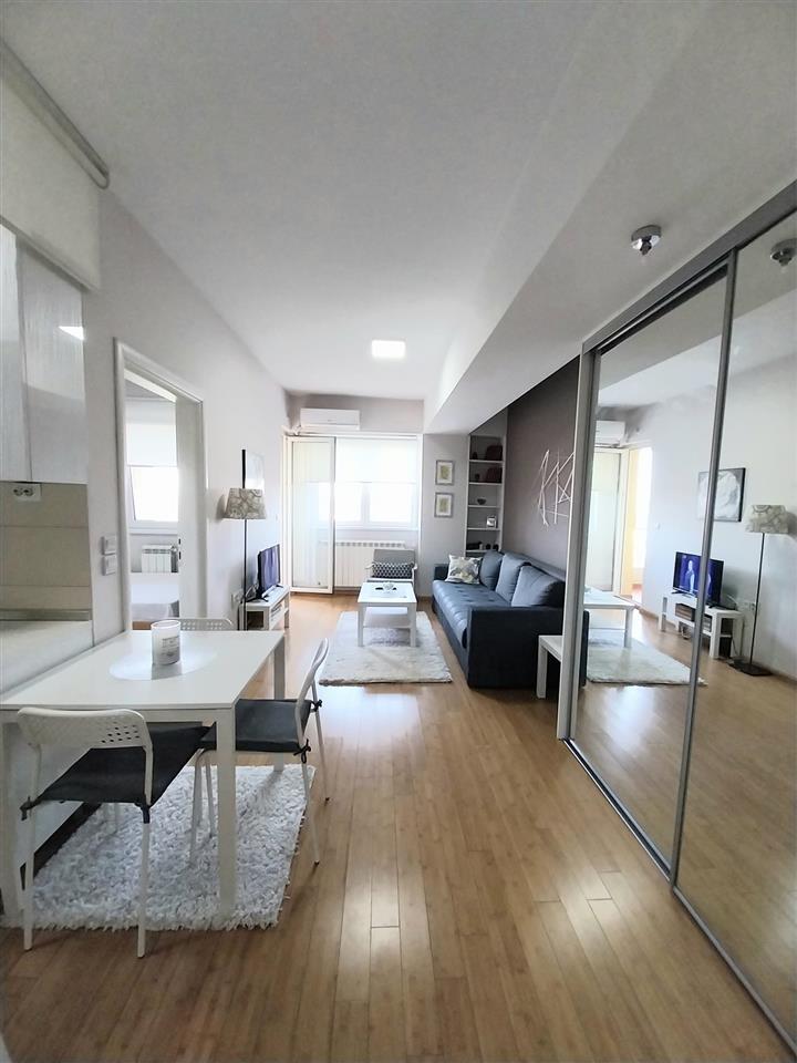 Se izdava namesten stan od 44m2 vo Novo Lisiche
