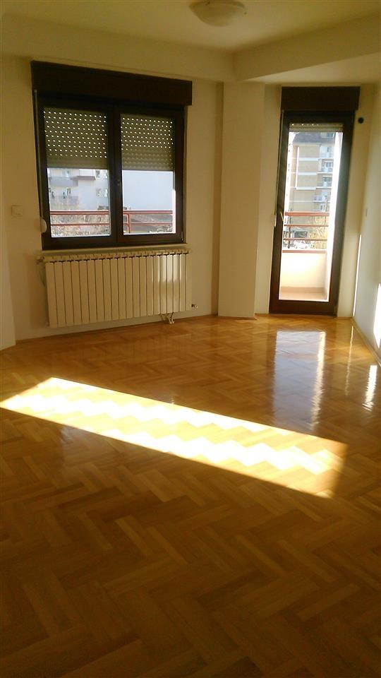Se izdava 3 soben vo Kozle