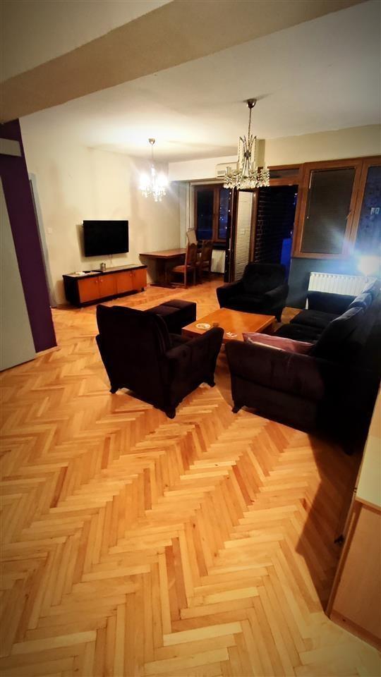 Se izdava namesten stan od 75m2 vo Centar