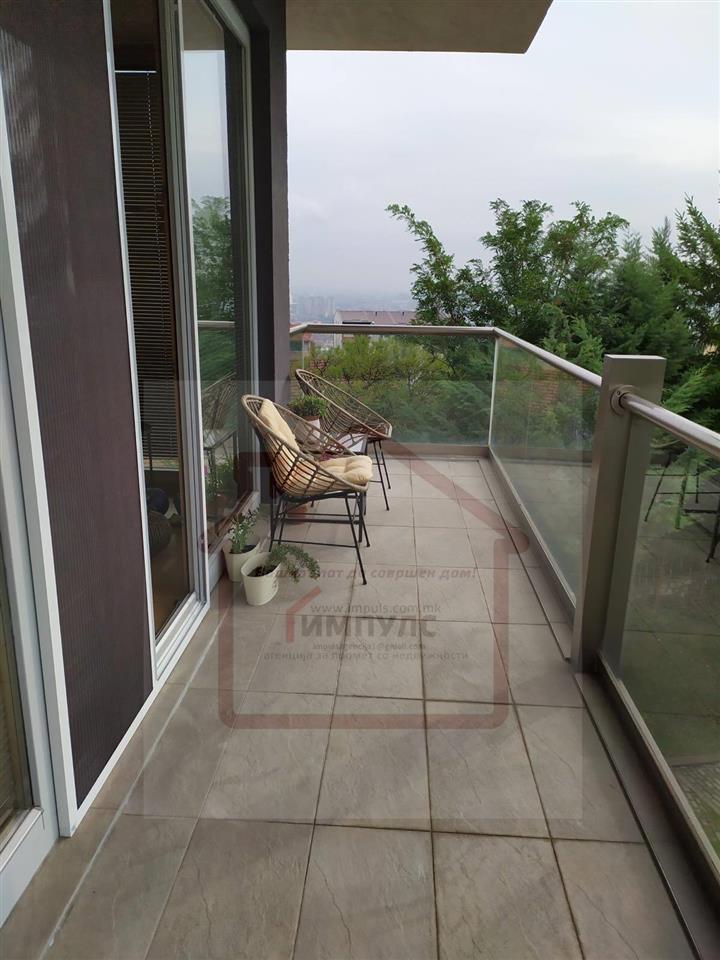 SPACIOUS TWO-ROOM APARTMENT IN AN IDEAL LOCATION IN THE CENTER, VODNO