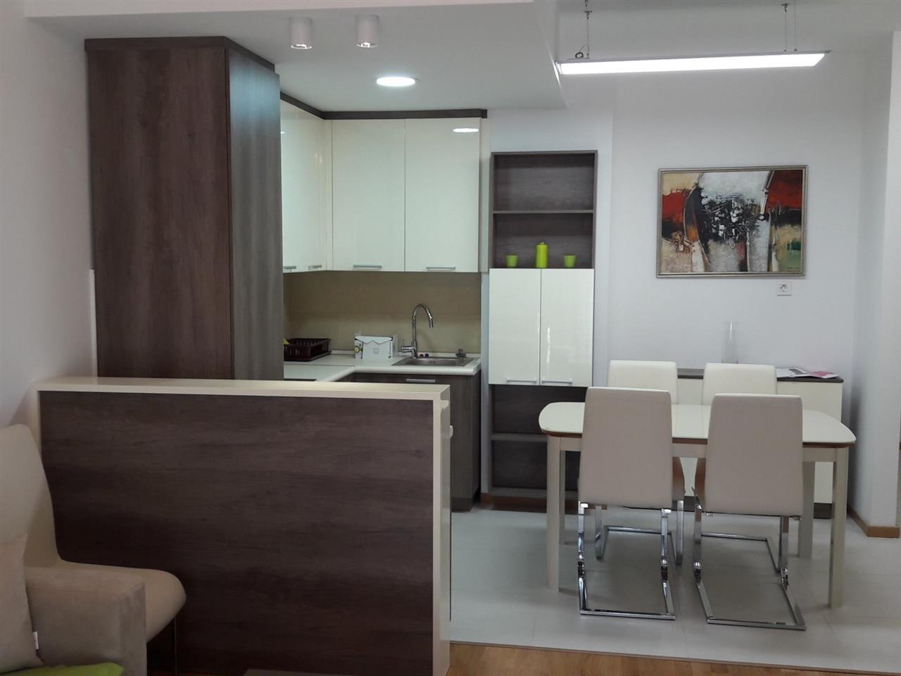 Prekrasen luksuzen stan vo Karpos od 56 m2