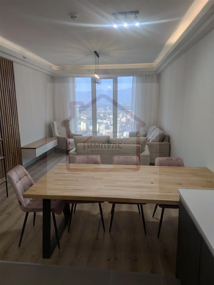 UNINHABITED THREE-ROOM APARTMENT IN AN ATTRACTIVE LOCATION AT THE AIRPORT