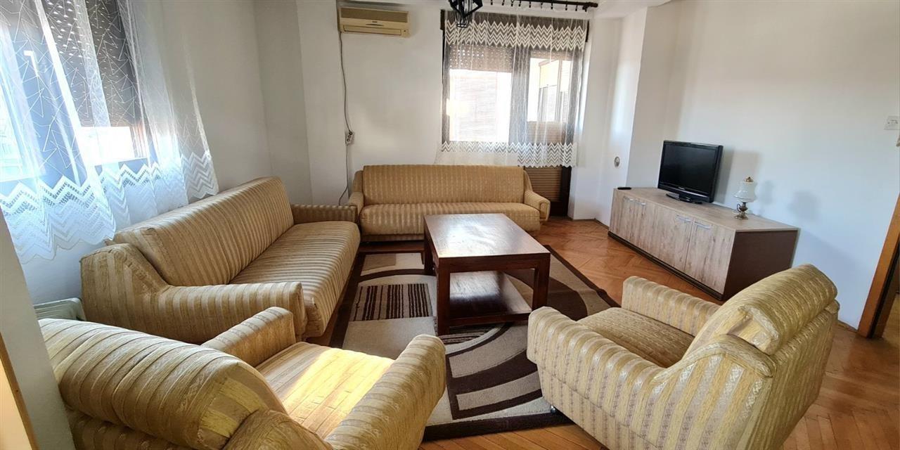 se izdava namesten stan vo strogiot centar na Tetovo