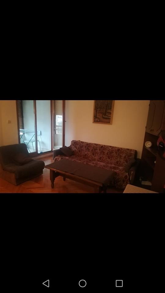 Soncev stan nasproti Porta Vlae