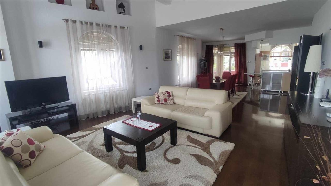 Se izdava stan vo Trnodol od 135m2