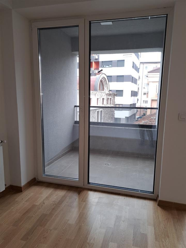 SE IZDAVA prazen stan vo blizina na Korcoagin-gimnazija
