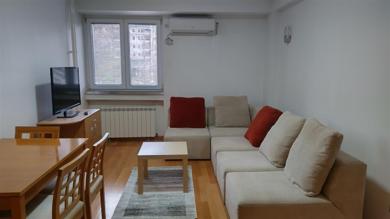 Se izdava dvosoben stan vo Kapistec, Zebra