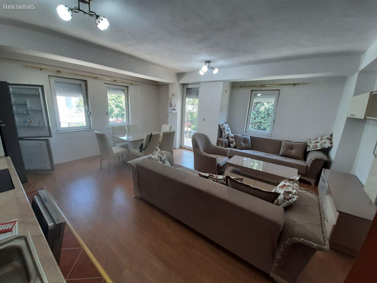 SANRAJS Nov Trosoben Stan 73 m2 na 1 kat istok, odlicen