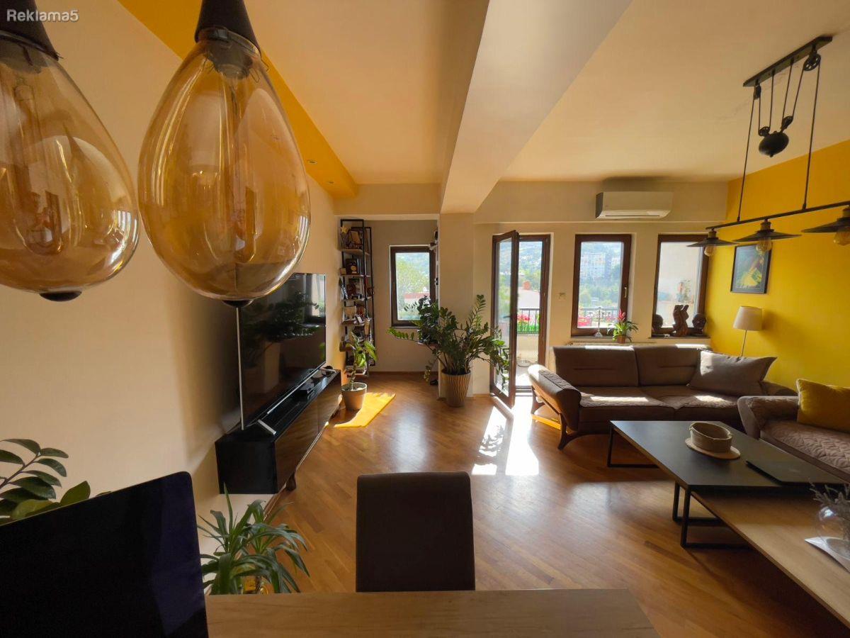 Prodavam renoviran 97m2 vo Taftalidze,3 spalni