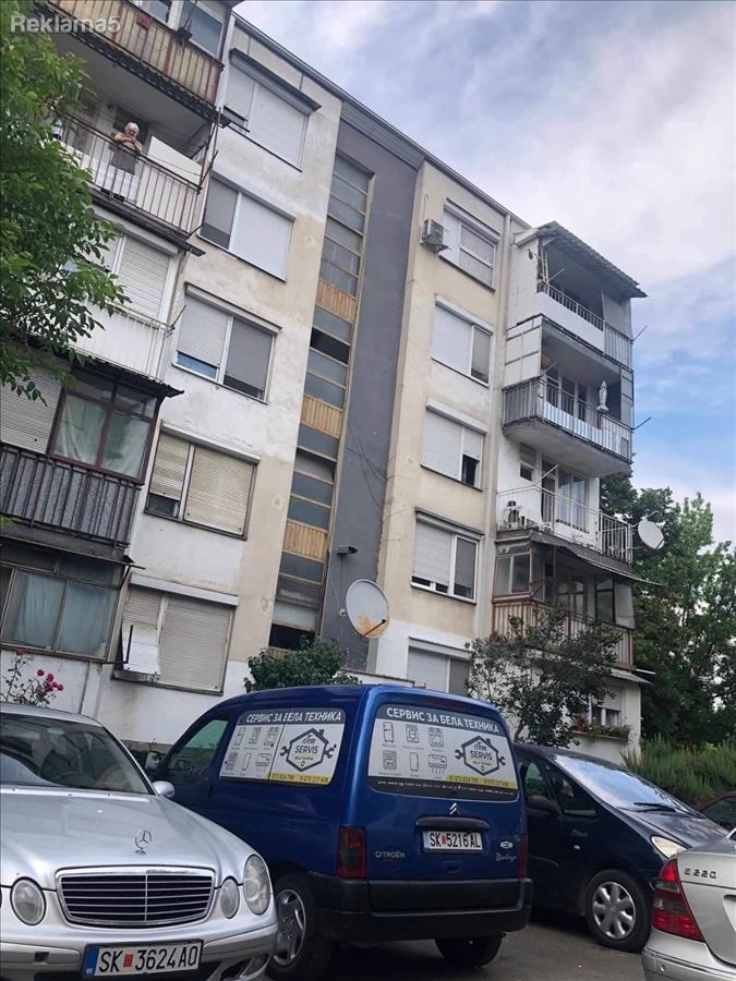 Namesten stan 56m2 + 6m2 basement, 5/5 floor without lift, nas. Cento