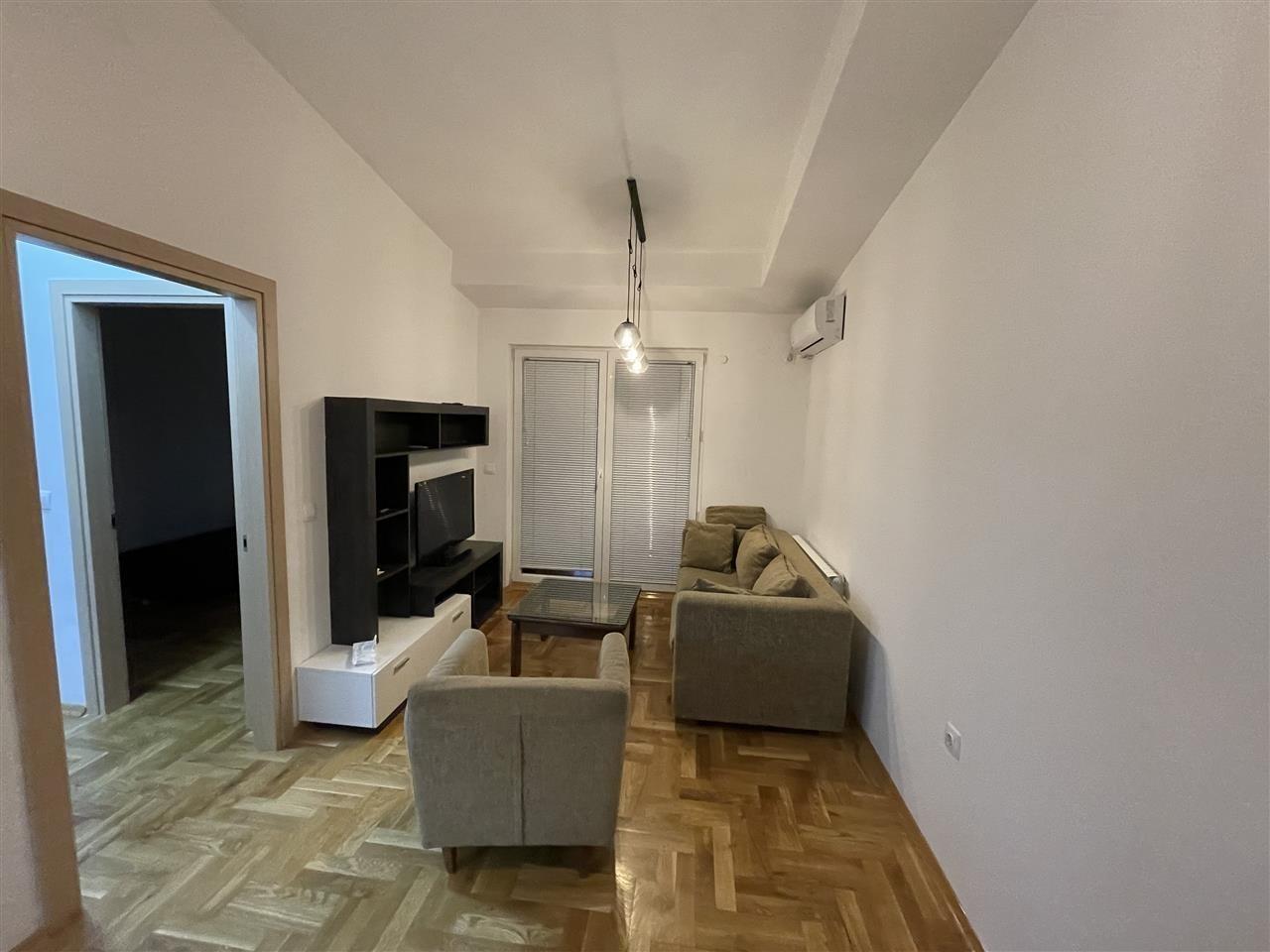 Se izdava namesten stan od 39m2 vo Aerodrom