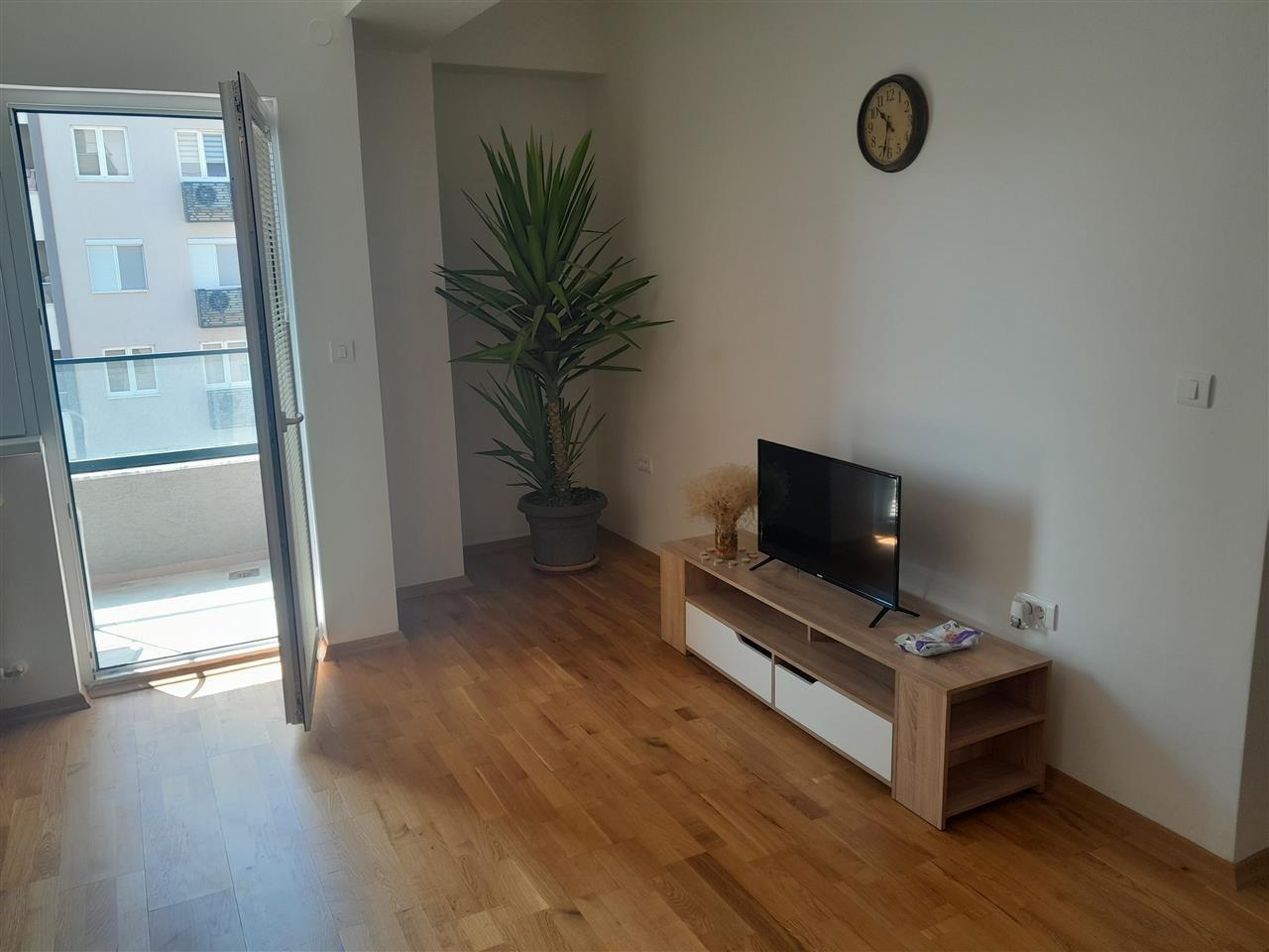 Three-room apartment for rent in Vlae, Alexandria neighborhood