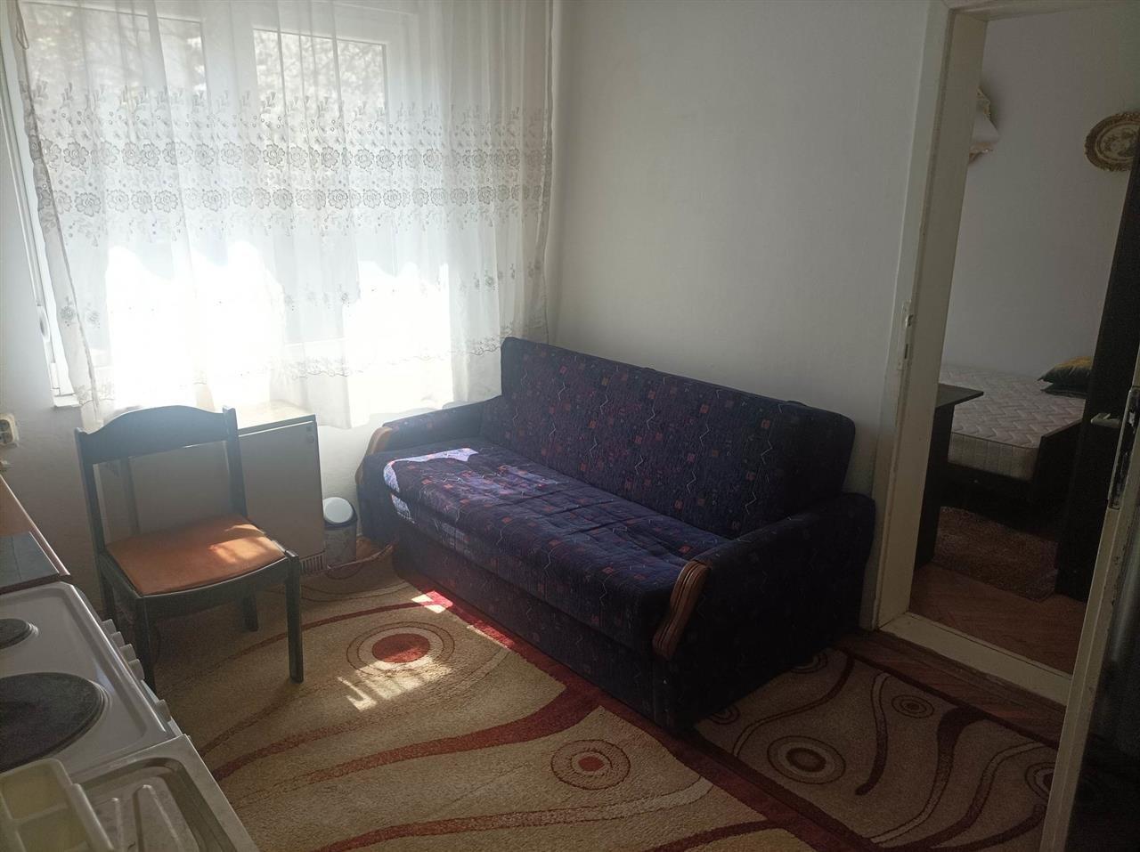 Izdavam garsonjera vo Crnice