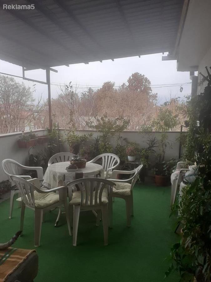 I am selling a furnished apartment in Topansko, 69m2 on the 5th floor without an elevator.
