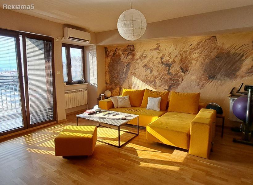 A modern furnished apartment of 85 m2 in Kapistec is for sale, with an excellent