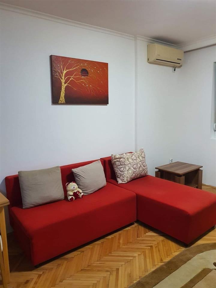 Se izdava stan od 35m2 vo Centar