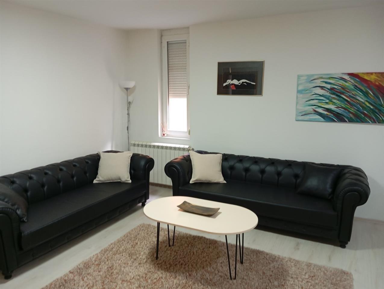 Se izdava stan 80m2 vo Centar