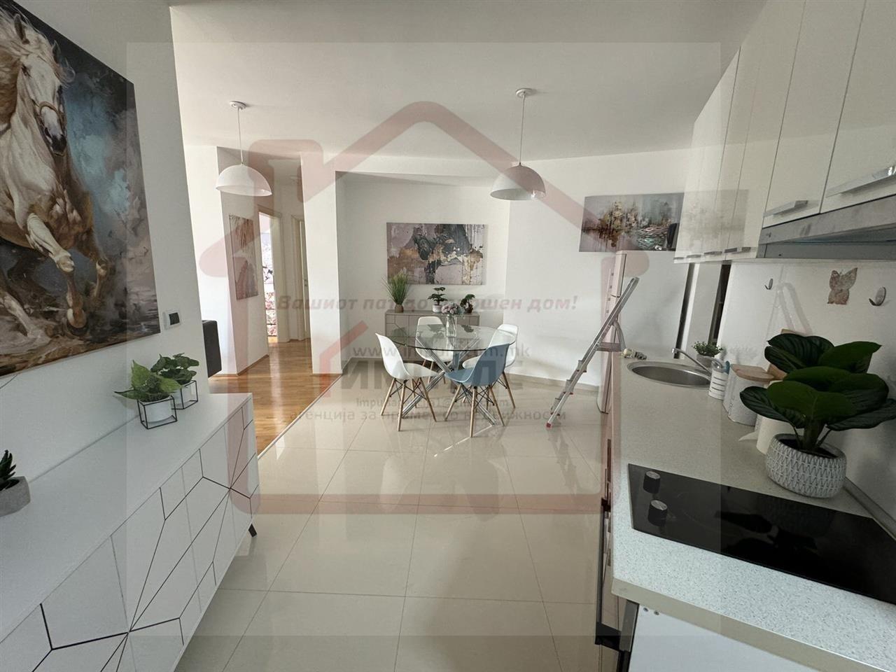 MODERN THREE-ROOM APARTMENT IN THE CENTER, DEBAR NEIGHBORHOOD