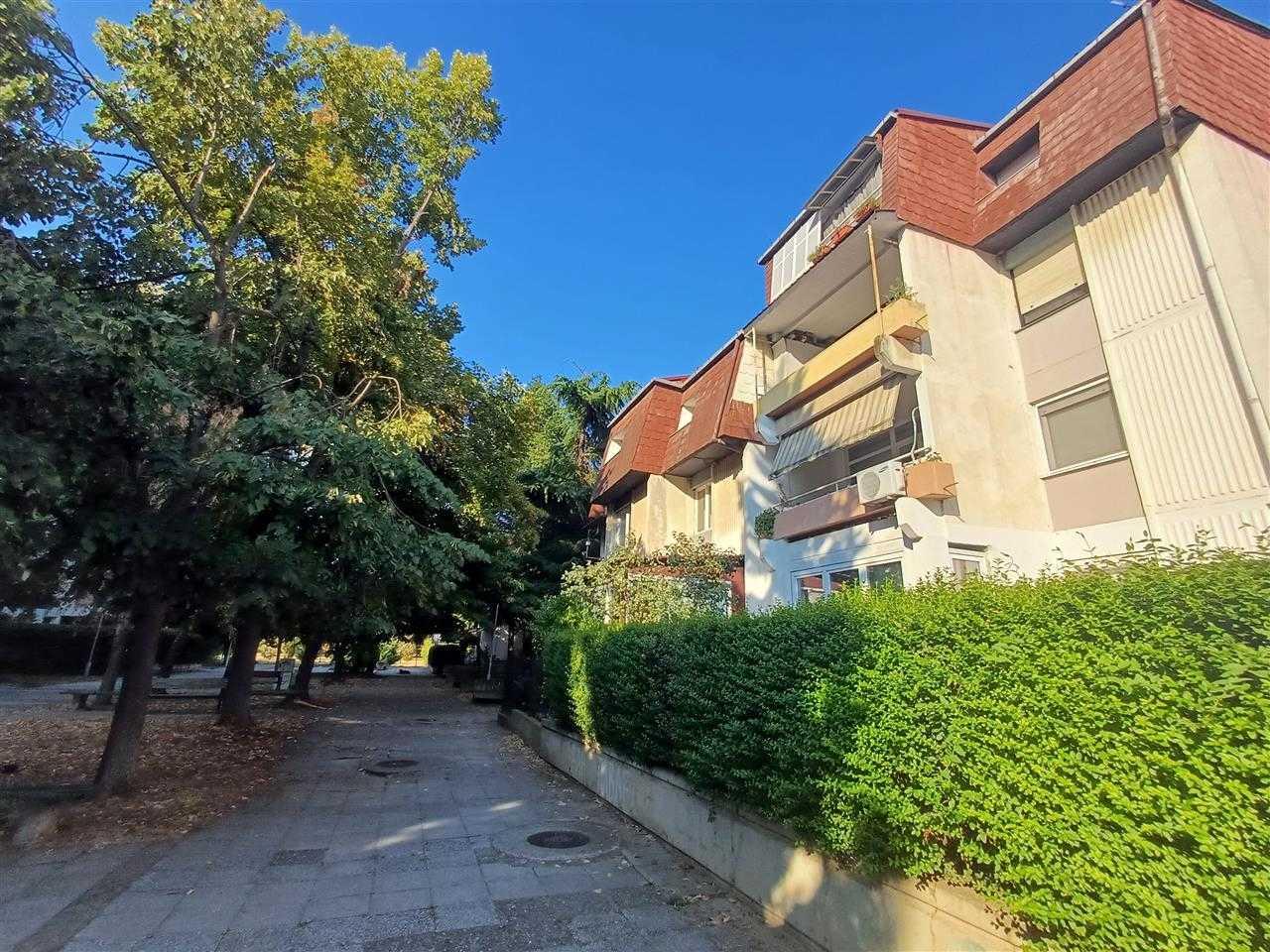 Se izdava prazen stan 57m2 vo novo lisice