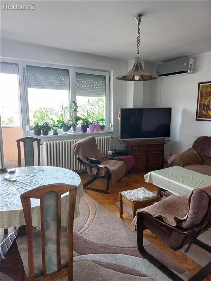 Se prodava stan 63m2 vo blizina na Gradski park