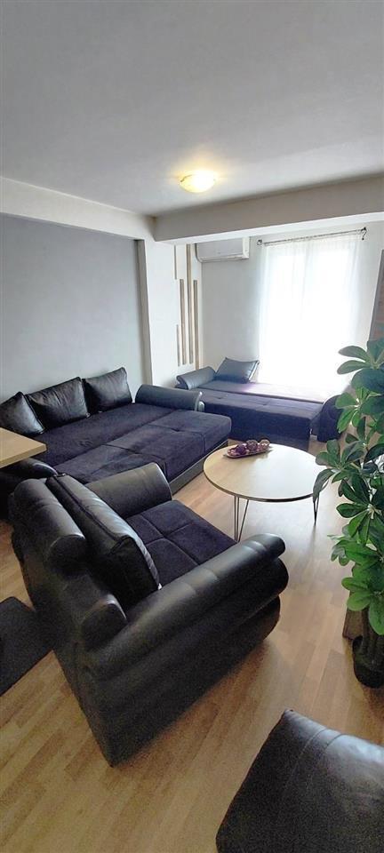 Modernly furnished apartment, end of Vlae, beginning of Gjorce