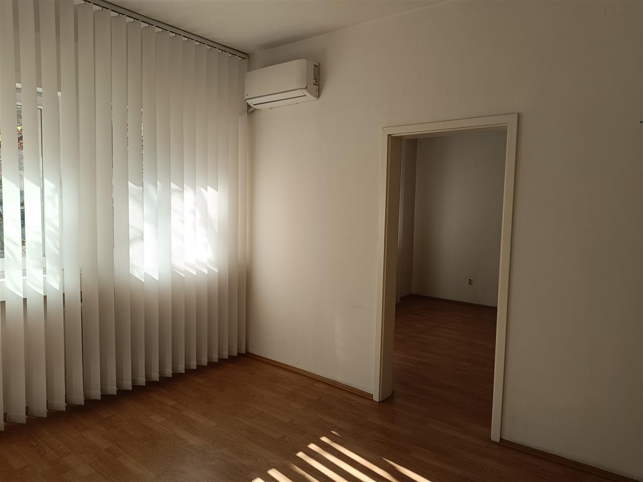 I am renting out an apartment in the very center of Skopje