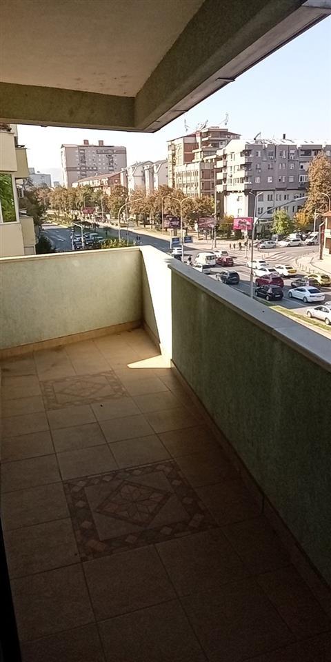 SE IZDAVA 4-SOBEN STAN CENTAR