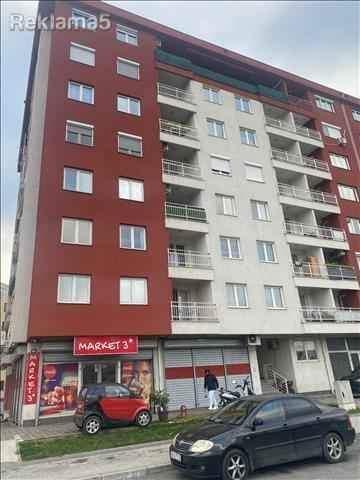 SE IZDAVA STAN VO GORCE PETROV 78 M2