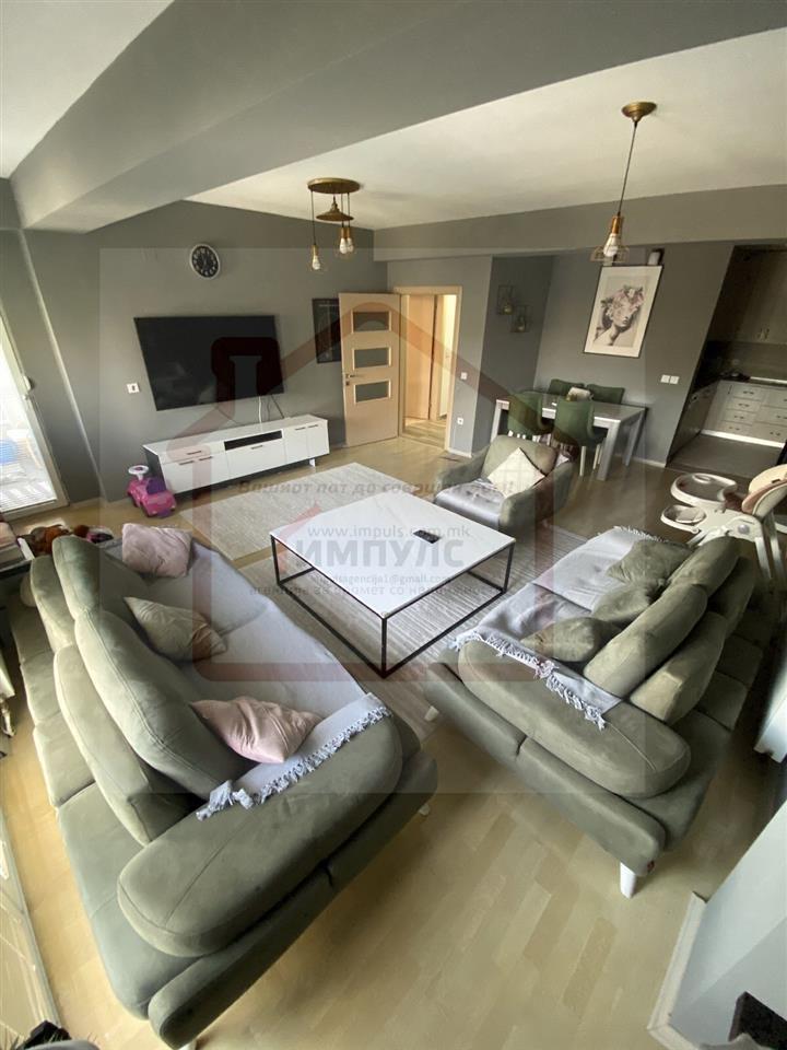 MODERN THREE-ROOM APARTMENT IN THE CENTER, MAJIR NEIGHBORHOOD