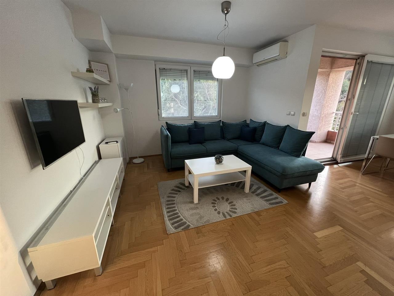 Nov stan od 91m2 Centar pozadi Ramstore kaj MVR