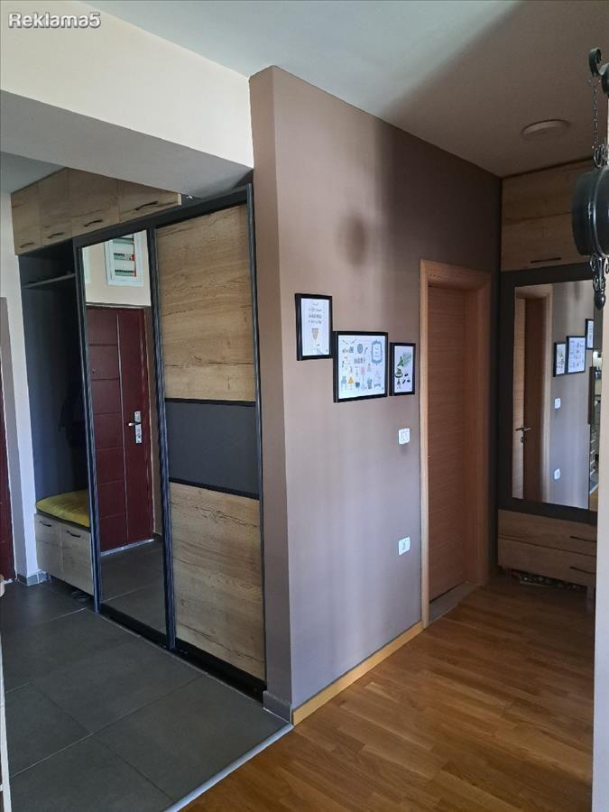 FOR SALE FURNISHED 2-ROOM 54M2 APARTMENT IN KARPOSH 3 WITH PARKING