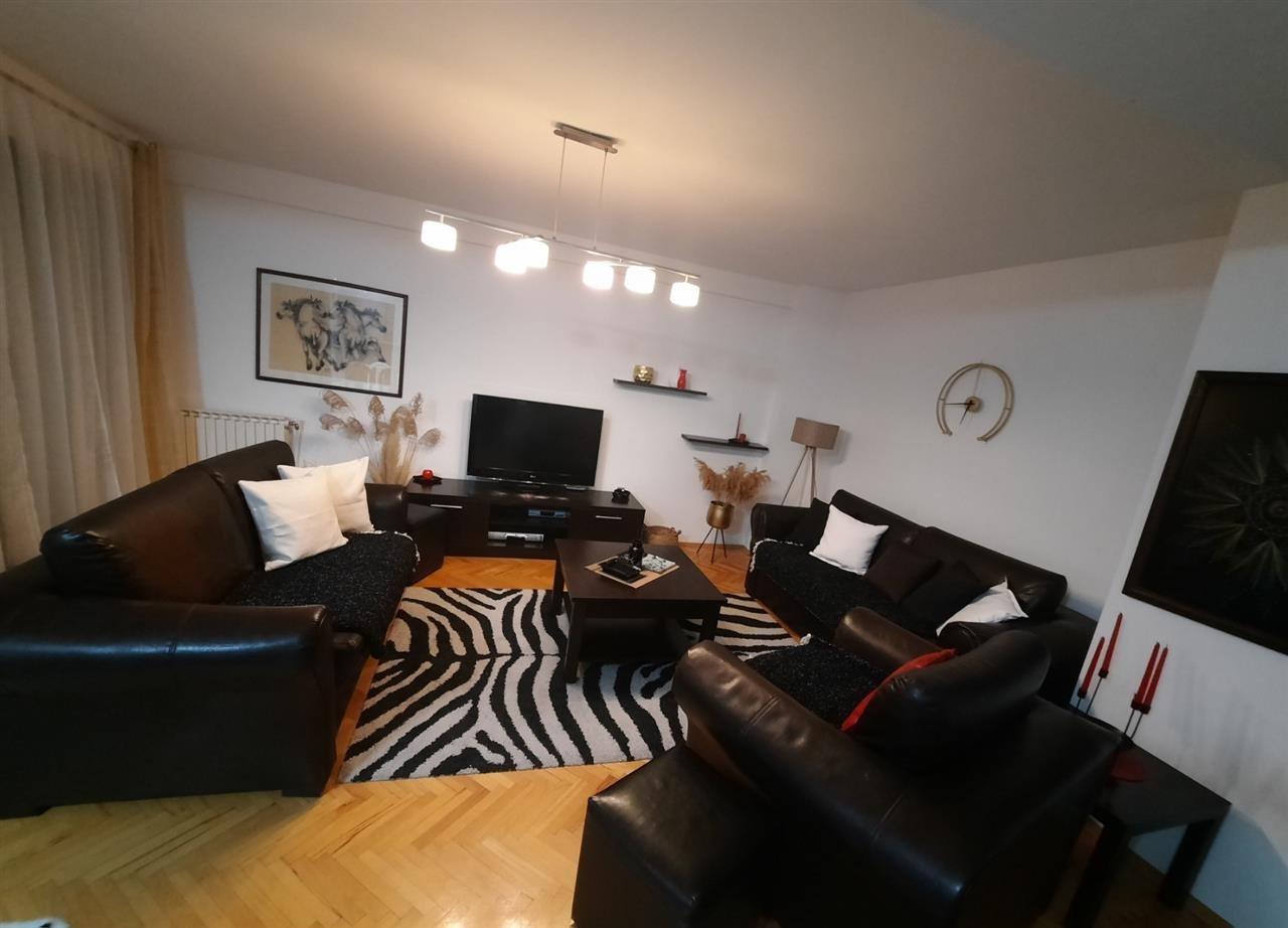SE IZDAVA NAMESTEN 4-SOBEN STAN, KAT OD KUKJA VO KOZLE