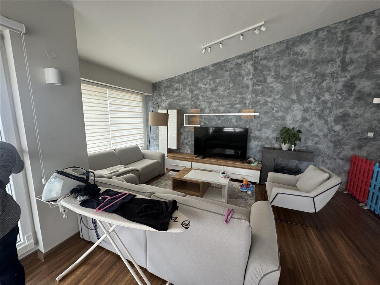 Se izdava duplex 150m2 vo Karpos kaj Mida