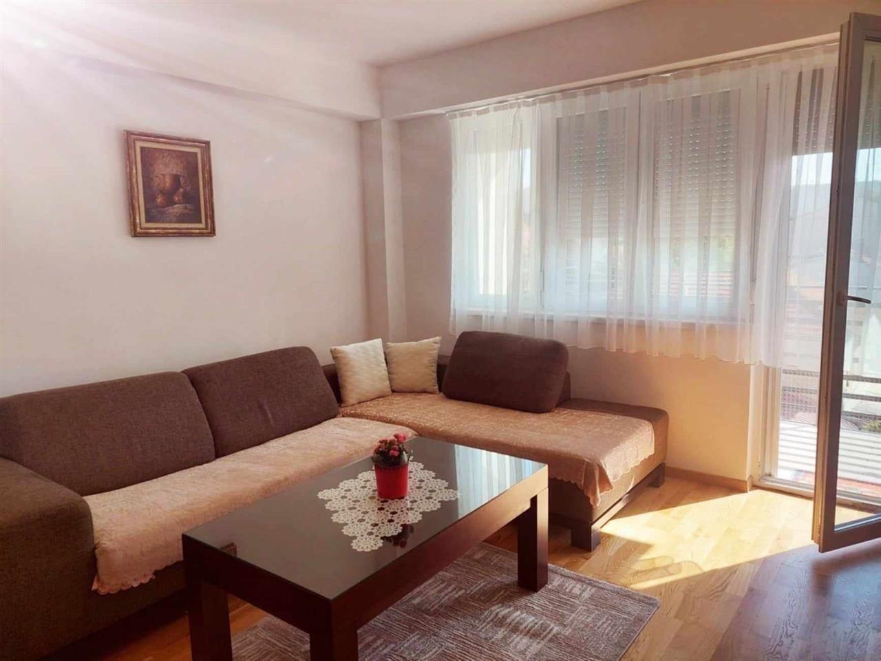 SE IZDAVA NOV NAMESTEN TROSOBEN STAN VO K.VODA-SHAMPIONCHE