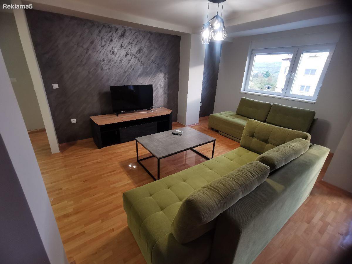 LUKSUZEN NAMESTEN STAN 56M2 REONSKI POSLE TC LISA