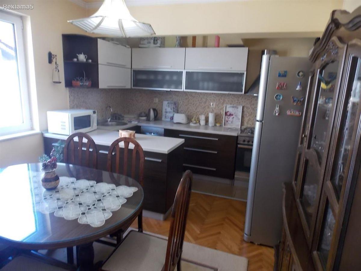 Se prodava stan 84m2 vo Taftalidze
