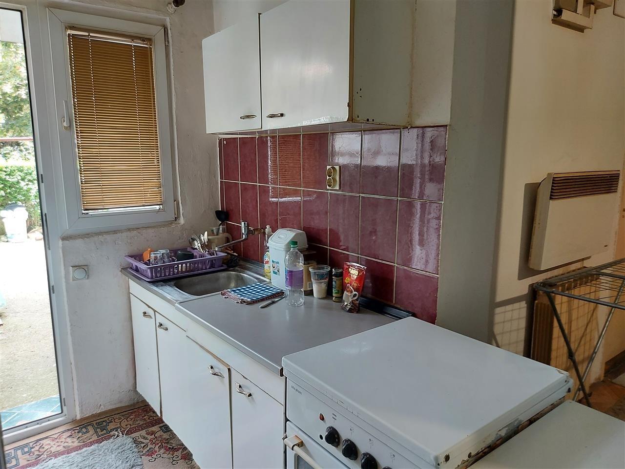 se izdava