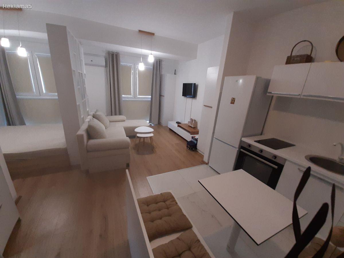 SANRAJS Nova garsonjera 29 m2 na Turisticka kaj Okta
