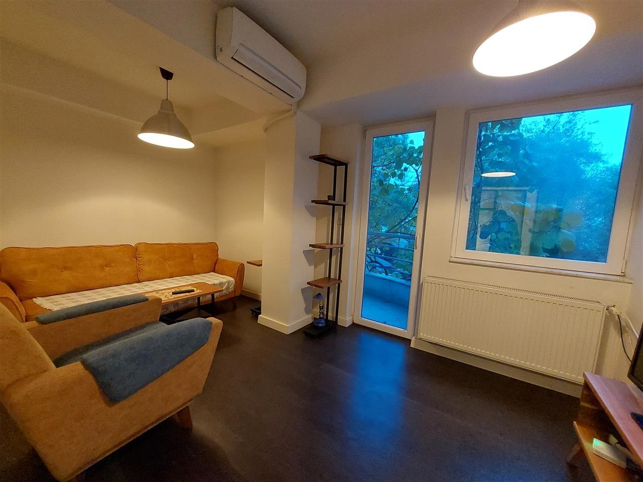 SE IZNAJMUVA DVOSOBEN STAN VO CENTAR, MVR