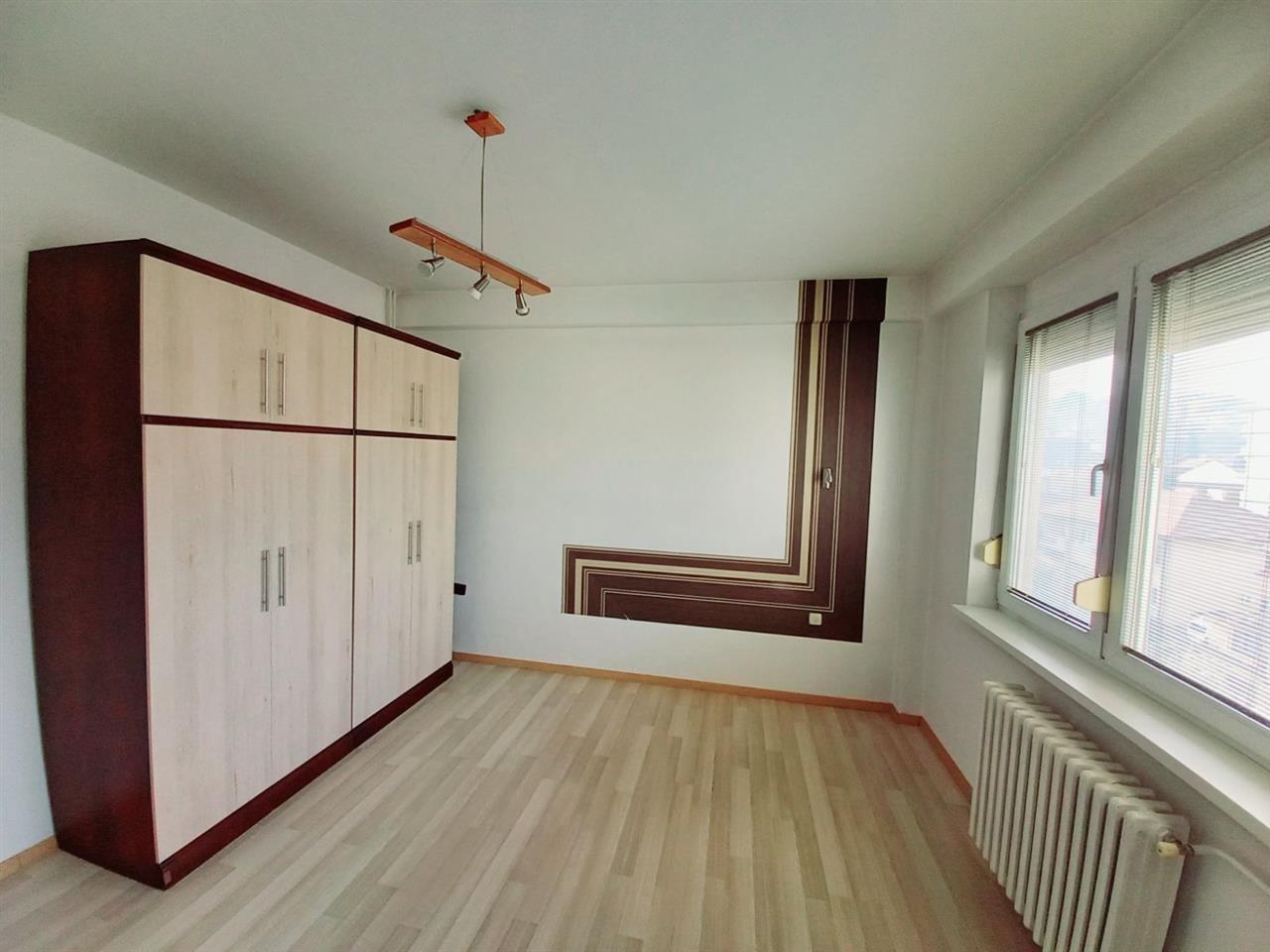 Se Izdava Trosoben stan od 67m2 Kisela Voda