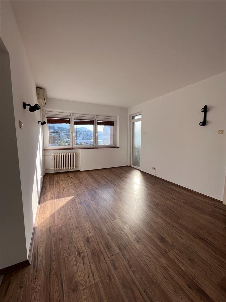 Trosoben renoviran vo Taftalidje 1