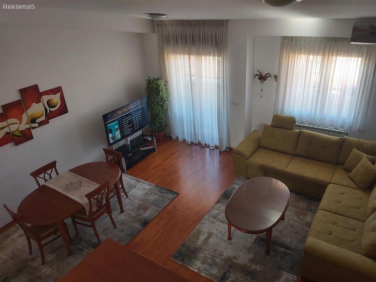 Namesten stan vo Debar Maalo 96m2 so 3 spalni novogradba