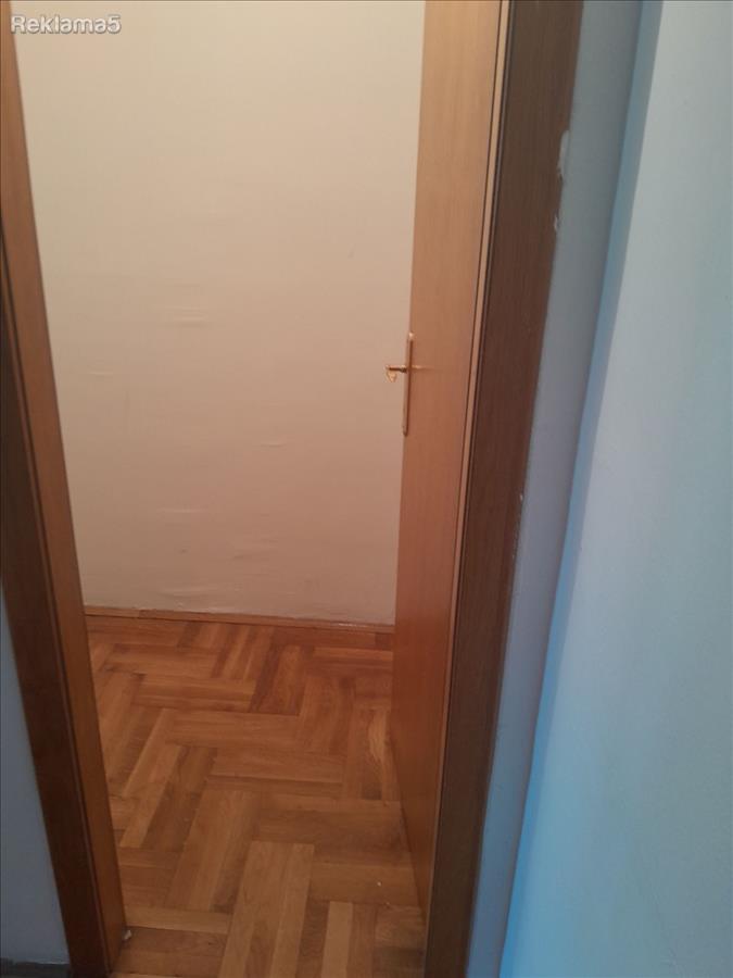 SE PRODAVA STAN -3 SPALNI-50 TA DEVIZIJA