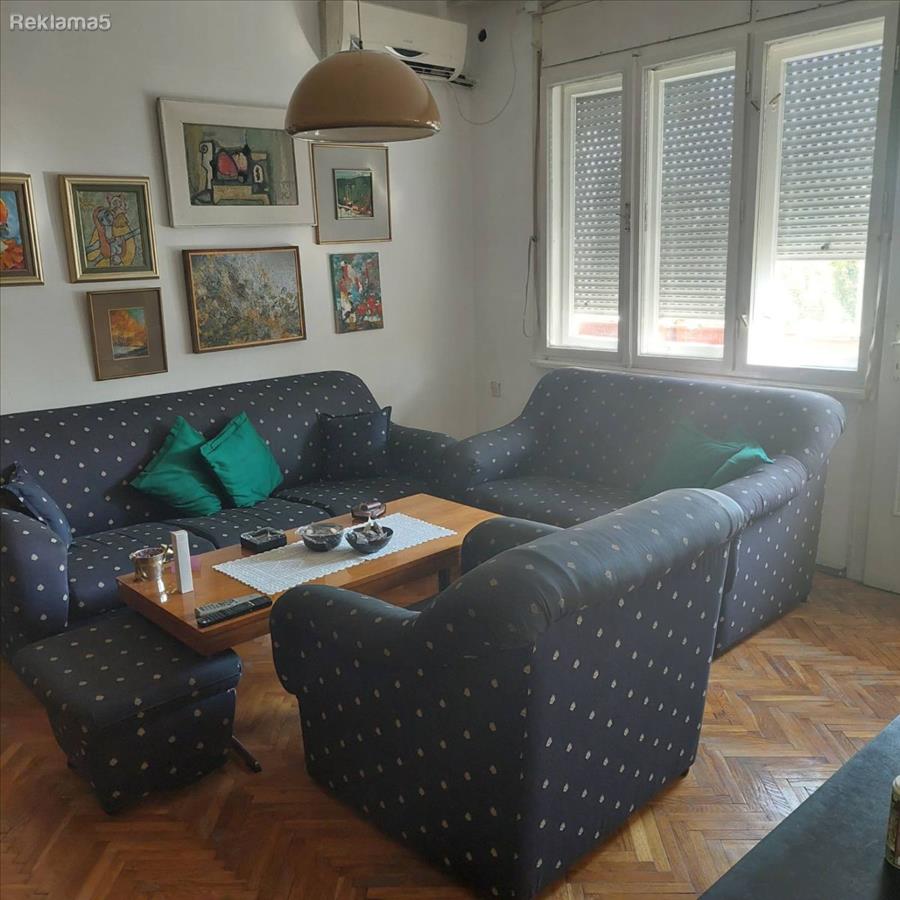 CENTAR kaj Crven Krst 64m2 na 3-ti kat