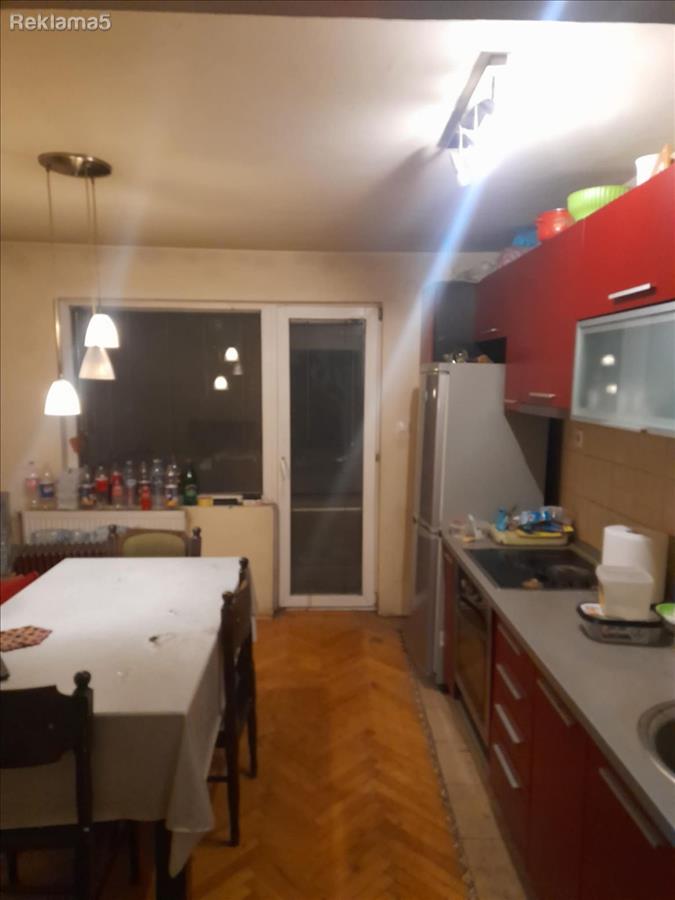 SE PRODAVA TROSOBEN STAN VO KARPOS 2